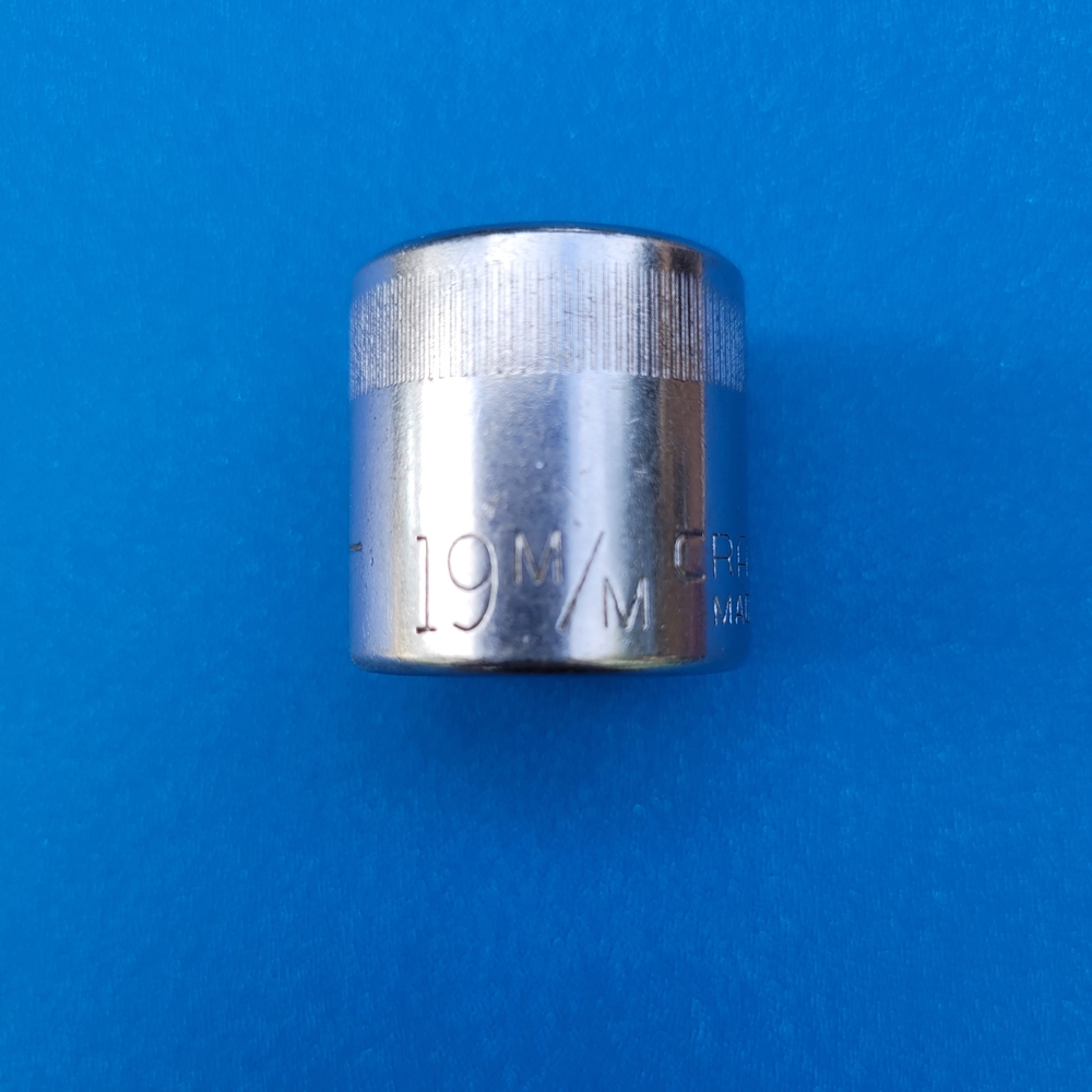 Craftsman-VV- 44308 Socket 19mm  6 Point  3/8" Drive .